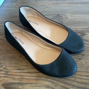 Size 8.5 black flats